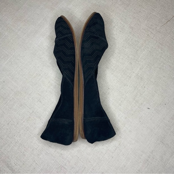 Toms Black Suede Flats​ - Picture 7 of 9